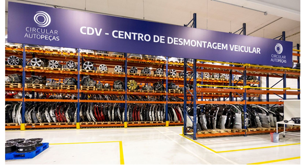 Leia mais sobre o artigo Stellantis desmonta cerca de 600 veículos e reaproveita mais de 9 mil peças em seis meses de operação do Centro de Desmontagem Veicular Circular AutoPeças