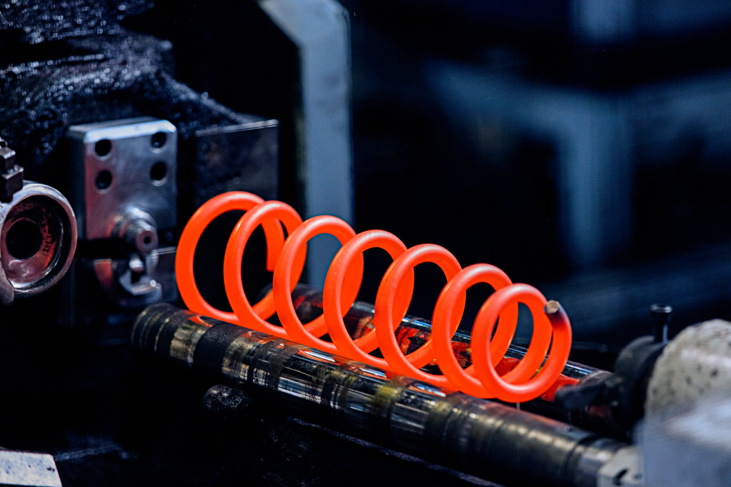 Leia mais sobre o artigo Peça barata pode sair cara: 5 cuidados essenciais na manutenção dos veículos para evitar riscos e prejuízos